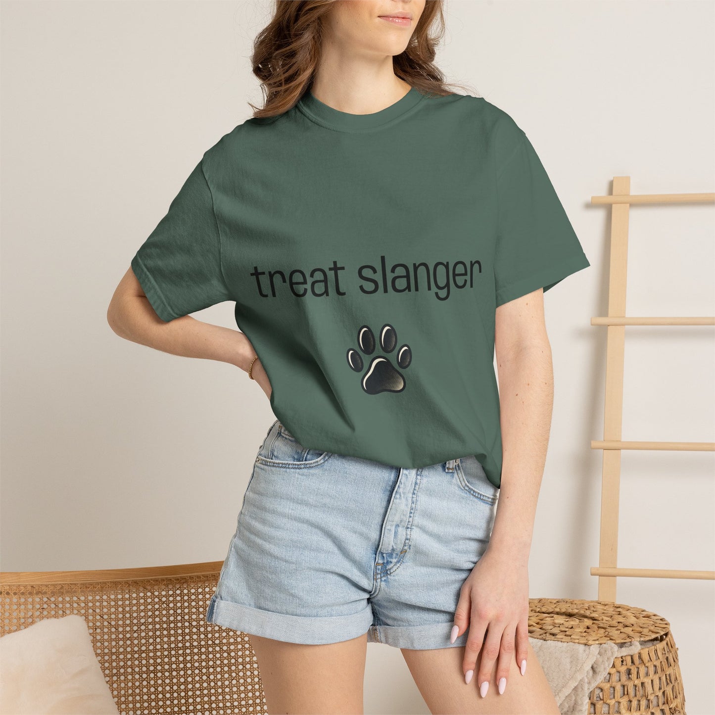 Merch - T-Shirt Treat Slanger Unisex Garment-Dyed T-shirt