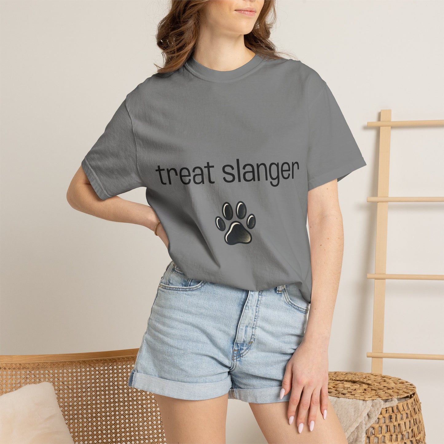 Merch - T-Shirt Treat Slanger Unisex Garment-Dyed T-shirt
