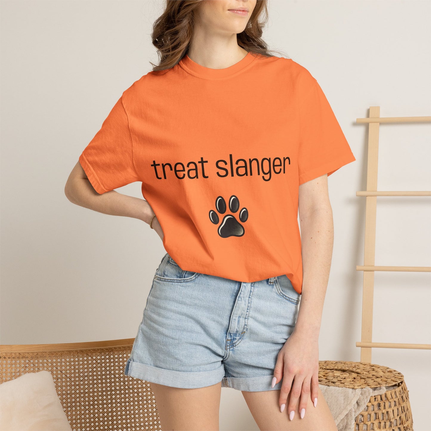 Merch - T-Shirt Treat Slanger Unisex Garment-Dyed T-shirt